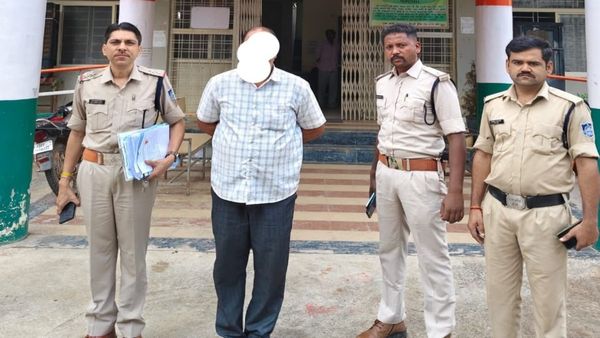 MP Shivpuri में PMAY घोटाला: ग्राम पंचायत सचिव और बेटे ने 125 हितग्राहियों से कैसे उड़ाए लाखों रुपये, जानिए