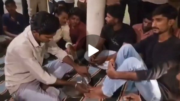 जानिए MP के दमोह में कैसे हुआ जातिगत अपमान, कुशवाहा युवक से ब्राह्मण के पैर धोवाकर पानी पिलाया