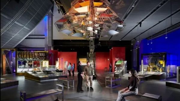 Adani Green Energy Gallery: लंदन में बनी शानदार अडानी गैलरी में पहुंच चुके हैं 10 लाख दर्शक, क्‍या है खासियत?