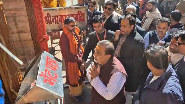 उद्योगपति मुकेश अंबानी ने किए बदरीनाथ और केदारनाथ धाम के किए दर्शन, 10 करोड़ रुपए दिए दान, जानिए क्या कहा