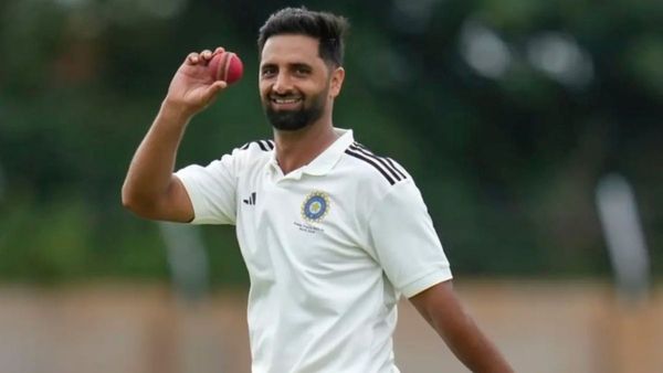 भारत को मिला एक और खूंखार गेंदबाज, 10 विकेट लेकर खटखटाया टीम इंडिया का दरवाजा, सेलेक्टर्स के सामने नई समस्या