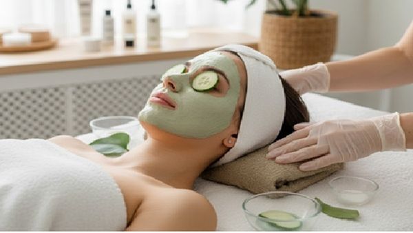 Bhai Dooj 2025 में ग्लोइंग स्किन के लिए ऐसे बनाएं ये 5 नैचुरल फेस पैक, फॉलो करें ये आसान टिप्स