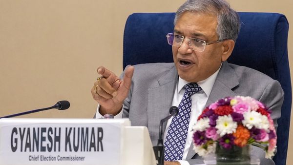 Bihar Election: राहुल गांधी के फेक वोटिंग पर मुस्कराए CEC, बोले- जरूरत हुई तो बुर्कानशीं वोटर की होगी जांच