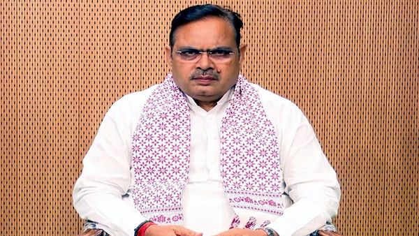 Cough Syrup Row: राजस्थान सरकार का ताबड़तोड़ एक्शन, ड्रग कंट्रोलर सस्पेंड, कायसन फार्मा पर भी कार्रवाई