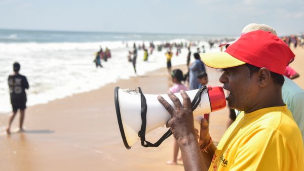 Cyclone Montha: मोंथा इन राज्‍यों में मचा सकता है तबाही, भारी बारिश के साथ 110 km की स्‍पीड से चलेगी हवाएं