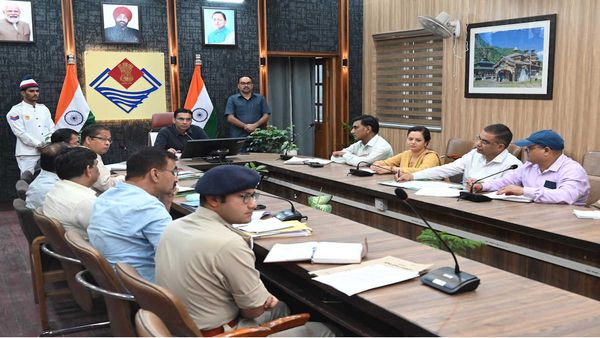 Dehradun news: नशा बेचने, मिलावट करने वालों पर ऑन द स्पॉट मुकदमा, मेडिकल स्टोर पर सीसीटीवी अनिवार्य