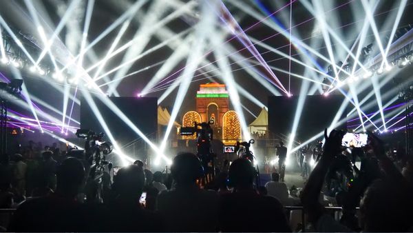 Delhi Deepotsav 2025: CM रेखा गुप्ता ने दिल्ली की दिवाली बनाई खास, पहली बार 1.51 लाख दीयों से जगमगाई राजधानी