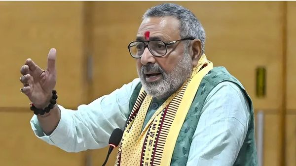 गिरिराज ने मुसलमानों को बताया ‘नमक हराम’,कहा- इनका वोट नहीं चाहिए, ये आयुष्मान योजना का भी एहसान नहीं मानते