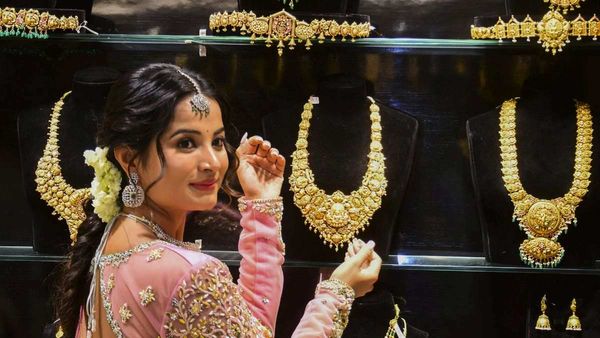 World Cheapest Gold Price Country: धनतेरस पर मिल गया सस्ते Gold का खजाना! इन देशों में है गोल्ड का सबसे कम रेट