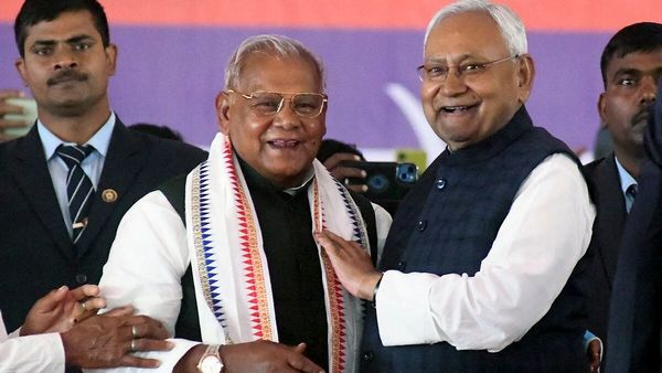 Bihar Chunav: मांझी ने 11 नेताओं को पार्टी से क्यों किया निष्कासित? राष्ट्रीय सचिव से जिला अध्यक्ष तक का नाम