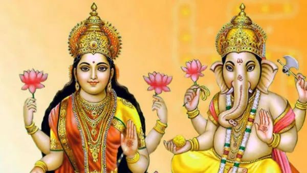 Diwali 2025: दीपावली पर क्यों होती है लक्ष्मी-गणेश  की पूजा? क्या है इसका कारण? 