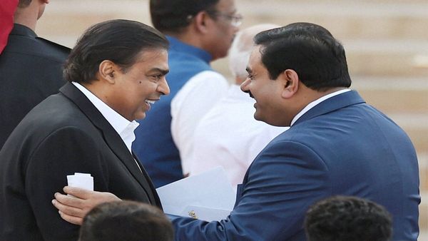 Hurun Rich List: मुकेश अंबानी फिर सबसे अमीर भारतीय, पहली बार अरबपतियों की लिस्ट में इस एक्टर ने मारी एंट्री!