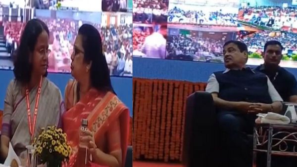 चिकोटी काटी, कोहनी मार दिया धक्‍का, मंच पर झगड़ी दो महिला अधिकारी, देखते रह गए नितिन गडकरी, Video देखें