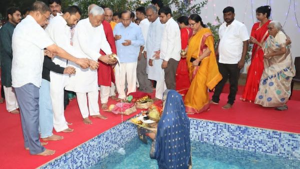 Chhath Puja 2025: छठ की रंग में रंगे राजनेता, सीएम नीतीश कुमार से लेकर चिराग पासवान तक ने की छठ मईया की पूजा