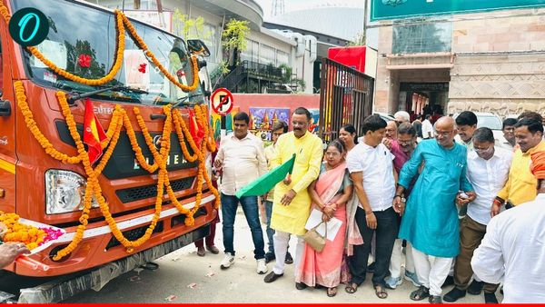 Gandhi Jayanti: महात्मा गांधी और शास्त्री जयंती पर वाराणसी में नई स्वच्छता पहल, पार्षदों को मिला सम्मान