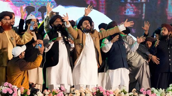 Pakistan: पाक को आतंकवादी पालना पड़ा भारी, जल उठा मुरीदके तो TLP को किया बैन, बैंक अकाउंट फ्रीज