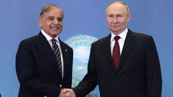 Russia-Pakistan Relation: करीब आ रहे पुतिन और शहबाज! सेनाओं ने साथ की मिलिट्री एक्सरसाइज, आगे क्या?