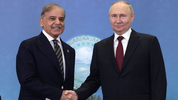 Russia Pak Defence Deal: इतिहास में कब-कब करीब आए रूस-पाकिस्तान? क्या डिफेंस डील से भारत को है खतरा?