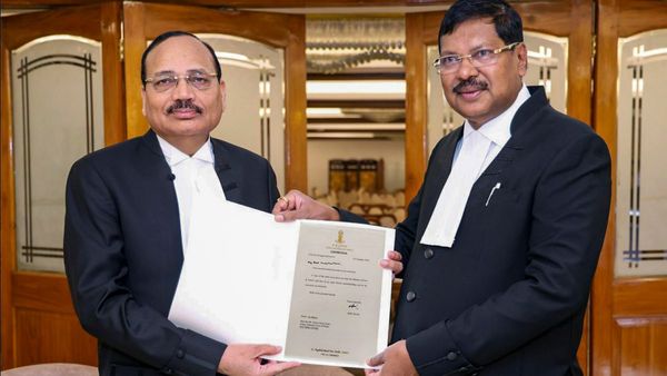Justice Surya Kant: आज भारत के 53वें CJI की शपथ लेंगे जस्टिस सूर्यकांत, जानें उनके अहम फैसलों को