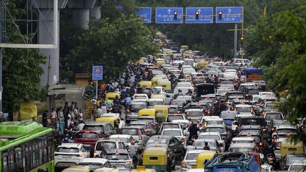 अब आपकी गाड़ी का क्या होगा? 1 नवंबर से Delhi में सिर्फ इन Vehicles को एंट्री! तुरंत चेक करें नियम