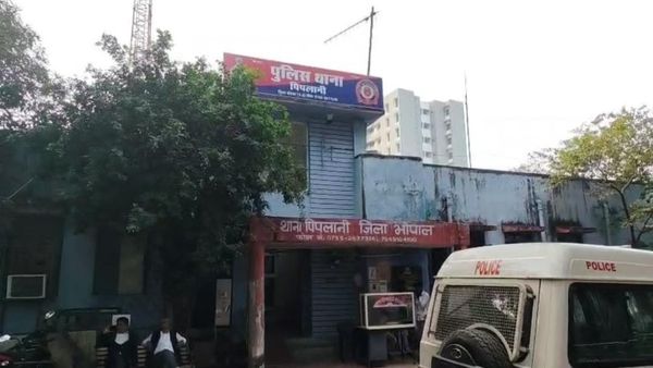 Bhopal MP News: भोपाल पिपलानी इलाके में पीड़िता पर अटैक, बदला लेने को बेताब आरोपी ने स्कूटी से फेंका एसिड