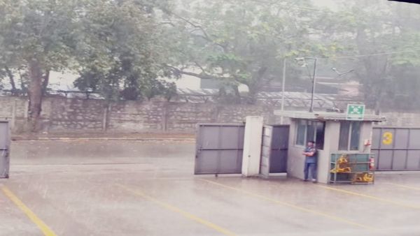 MP News: मध्य प्रदेश में मौसम का मिजाज बदला! भोपाल, इंदौर और जबलपुर में गरज के साथ बारिश की चेतावनी