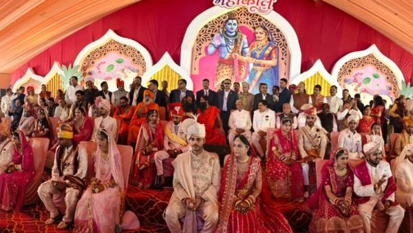 MP News: सीएम मोहन यादव के बेटे की शादी में बाबा रामदेव बने पंडित, धीरेंद्र शास्त्री को कही चौंकाने वाली बात