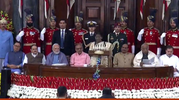 75th Constitution Day: अब नौ भाषाओं में पढ़ सकेंगे संविधान, राष्ट्रपति मुर्मू ने जारी किया डिजिटल संस्करण