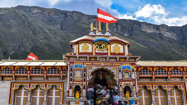 Badrinath Dham में विशेष पूजा को लेकर रावल के ऐतराज से मचा हड़कंप, जानिए क्या है पूरा मामला और नए नियम