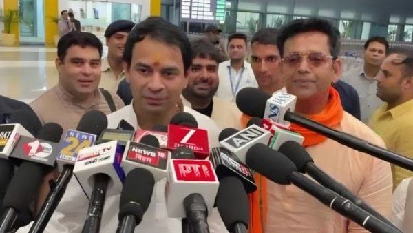 Bihar Chunav 2025: तेज प्रताप की रवि किशन से मुलाकात, सियासी इत्तेफाक या नई रणनीति का इशारा, बदलेंगे समीकरण