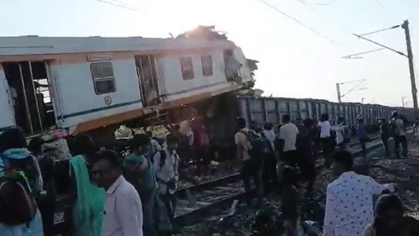 Bilaspur Train Accident LIVE: छत्तीसगढ़ में मेमू ट्रेन-मालगाड़ी में टक्कर, अब तक 5 की मौत, बचाव कार्य जारी
