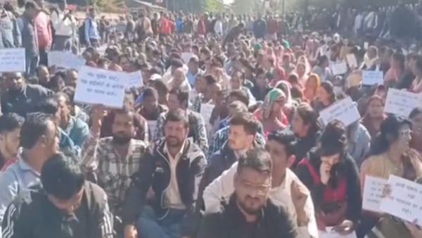 UK NEWS: 22 हजार उपनल कर्मचारियों का देहरादून में अनिश्चितकालीन धरना शुरू, जानिए क्या है मांगे