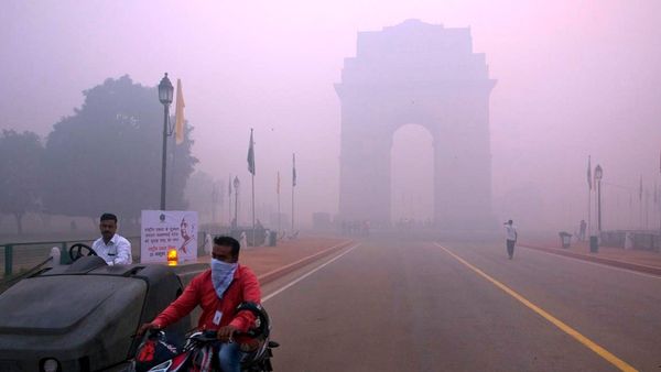 Delhi AQI Alert: वायु प्रदूषण पर अलर्ट! राजधानी में वाहनों पर नए प्रतिबंध, जानें क्या चलेगा और क्या बंद रहेगा