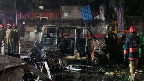 Delhi Blast LIVE: भूटान के राजा ने PM मोदी संग की दिल्ली ब्लास्ट पीड़ितों के लिए प्रार्थना