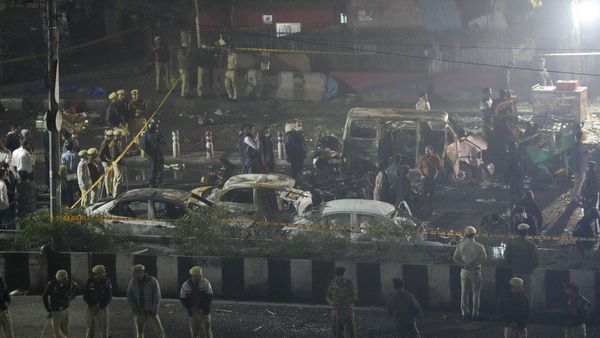 Delhi Bomb Blast को PM मोदी सरकार ने माना आतंकी घटना, POK में लश्कर की बैठक में फूलों से आतंकियों का स्वागत