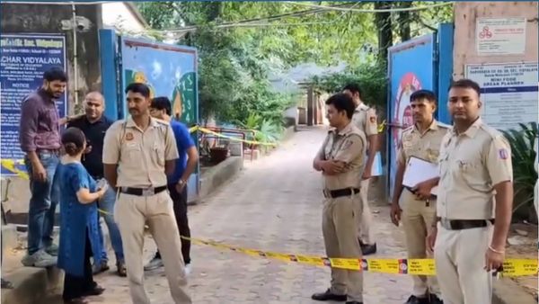 Delhi Teen Case: 'स्कूल बुलिंग' से आत्महत्या? दिल्ली टीन सुसाइड केस ने खोली स्कूल सिस्टम की पोल, उठे सवाल