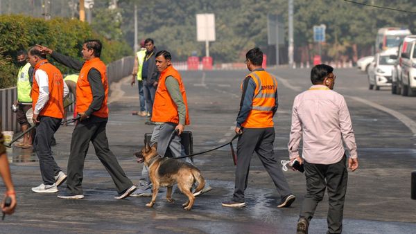 Delhi blast: मसूद अजहर, हाफिज सईद ने कराया दिल्ली ब्लास्ट? पाकिस्तानी पत्रकार का खतरनाक Video Viral