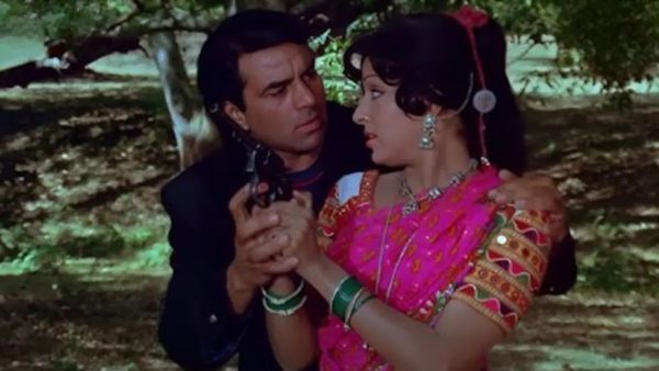 इस गाने की वजह से हेमा-धर्मेंद्र की लव स्टोरी शादी में बदली, इंप्रेस करने के लिए जमकर झूमें थे हीमैन