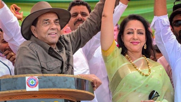 Net Worth: करोड़ों की ज्वेलरी से लेकर लग्जरी कारों तक! धर्मेंद्र-हेमा मालिनी में कौन ज्यादा अमीर?