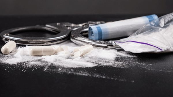 Ghaziabad Drug Trafficking: प्रतिबंधित कफ सिरप की 15.7 लाख शीशियां जब्त, 8 गिरफ्तार