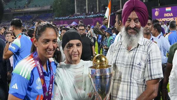 Harmanpreet Kaur ने वर्ल्ड कप जीतते ही तोड़ डाला 20 साल पुराना रिकॉर्ड, जो कोई नहीं कर सका वो कर दिखाया