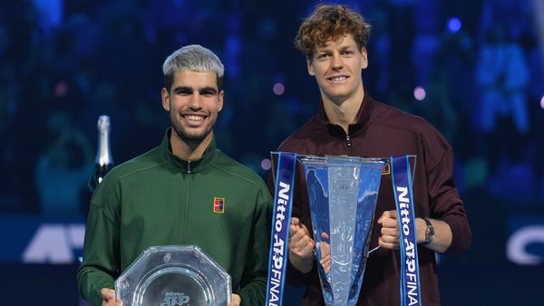 Jannik Sinner का धमाकेदार प्रदर्शन! अल्कारेज को हराकर लगातार दूसरी बार जीता ATP फाइनल का खिताब