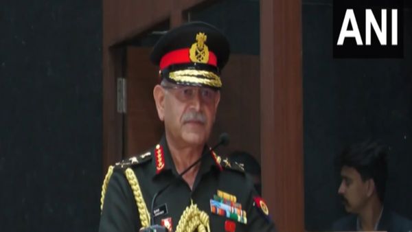 'हमने नमाज के वक्‍त हमला नहीं किया, ऑपरेशन सिंदूर एक धर्म युद्ध', अपने स्‍कूल में सेना प्रमुख ने दिया 3A मंत्र