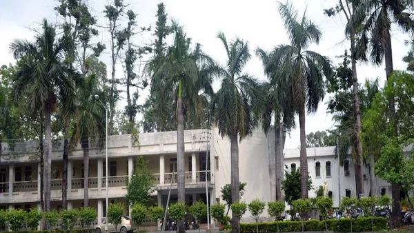 UK NEWS: उत्तराखंड में एमबीबीएस की 1325 सीटें, जल्द शुरू होंगे दो नए मेडिकल कॉलेज, जानिए कहां