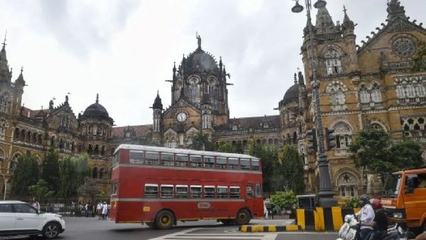 Mumbai news: मुंबई के CSMT स्‍टेशन के बाहर मिला संदिग्ध बैग, लोगों में दहशत, बम स्क्वॉड पहुंचा