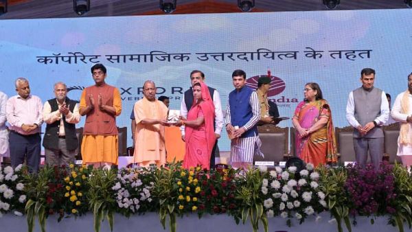 सीएम योगी की बच्चों से अपील, स्मार्टफोन की जगह अच्छी पुस्तकों में करें अपने समय का निवेश