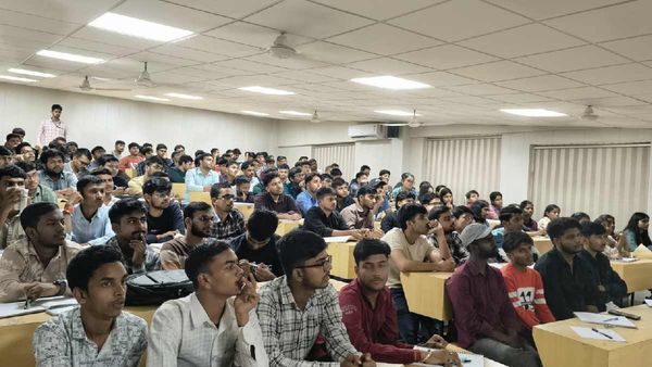 दक्षिण एशियाई विश्वविद्यालयों की रैंकिंग में MMMUT ने हासिल की शानदार रैंकिंग, ऐसे हुआ संभव