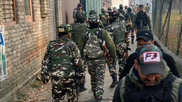 Nowgam Blast Update: फरीदाबाद से जब्त विस्फोटक कैसे पहुँचे श्रीनगर? J&K पुलिस ने अब तक क्या कहा?