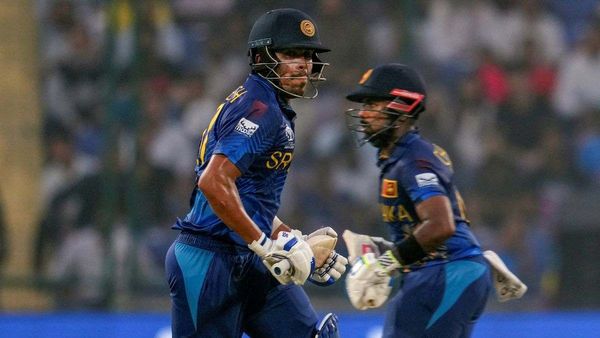 PAK vs SL: कप्तान सहित 2 श्रीलंकाई खिलाड़ी रातोंरात पाकिस्तान छोड़ भागे, नए कैप्टन की हुई घोषणा