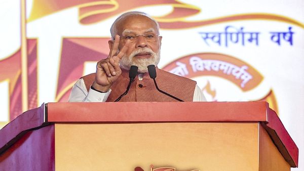 PM Modi ने छत्तीसगढ़ में दोहराया माओवाद को उखाड़ने का संकल्प, कांग्रेस पर किए तीखे वार